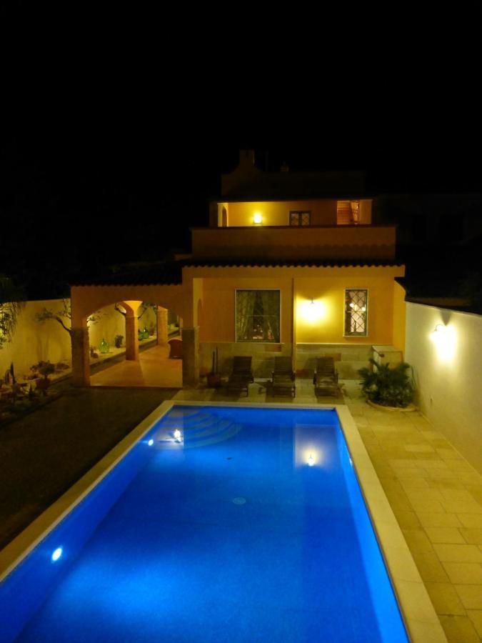 Villa Suzannah Lendinuso Extérieur photo